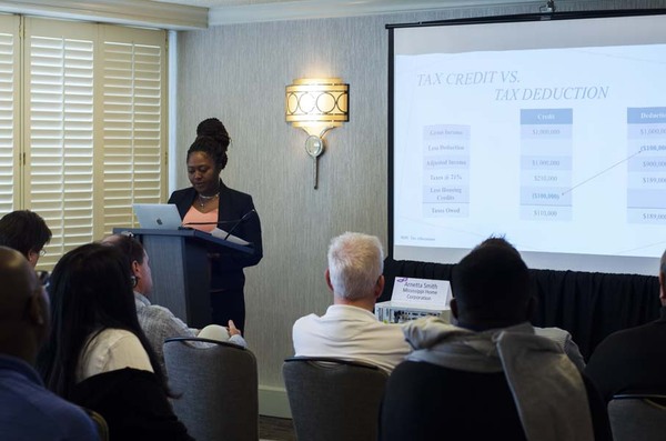 DSC2002.jpg Arnetta Smith presenting
